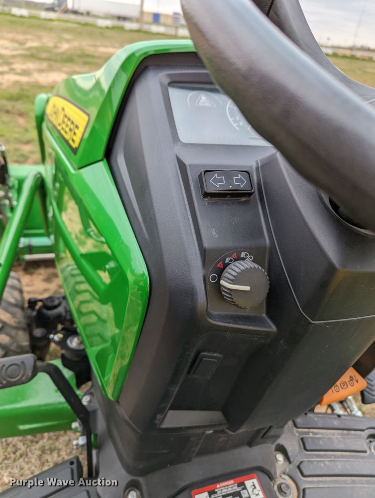 image for item LF9762 2019 John Deere 1023E  tractor