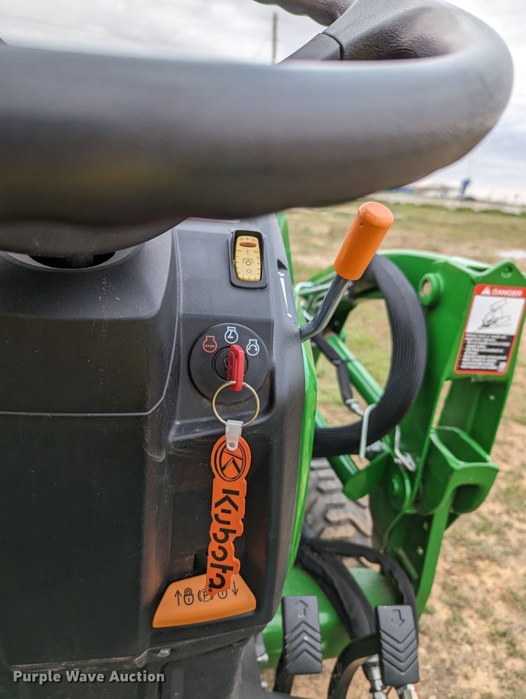 image for item LF9762 2019 John Deere 1023E  tractor