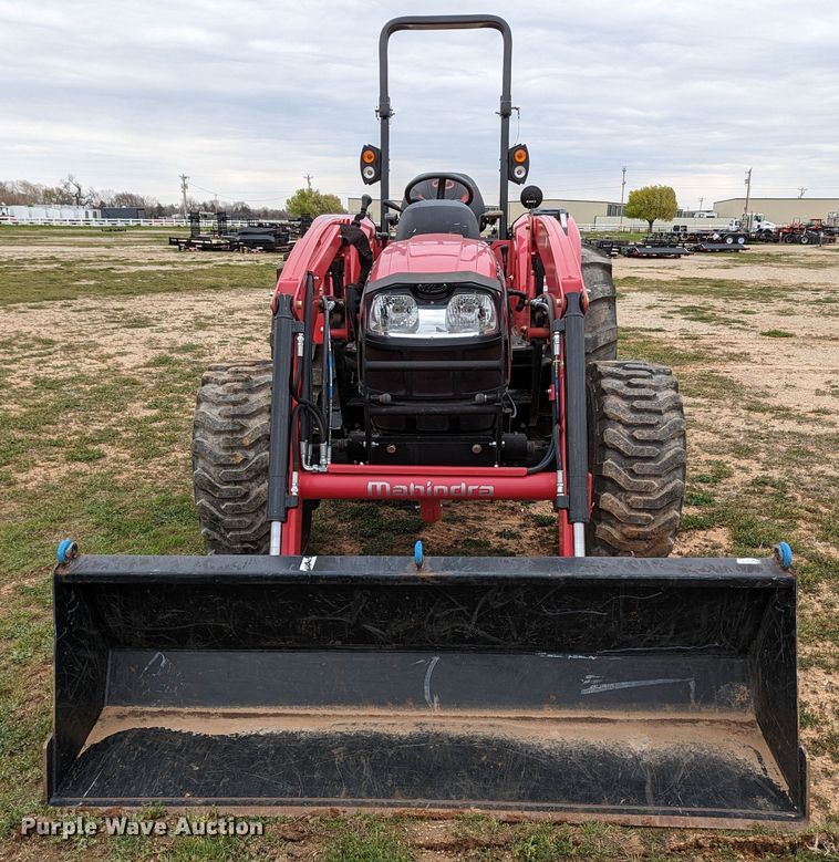 image for item LF9763 2020 Mahindra 3650  MFWD tractor