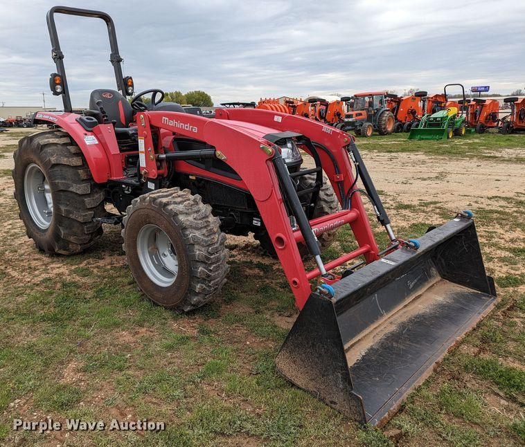 image for item LF9763 2020 Mahindra 3650  MFWD tractor