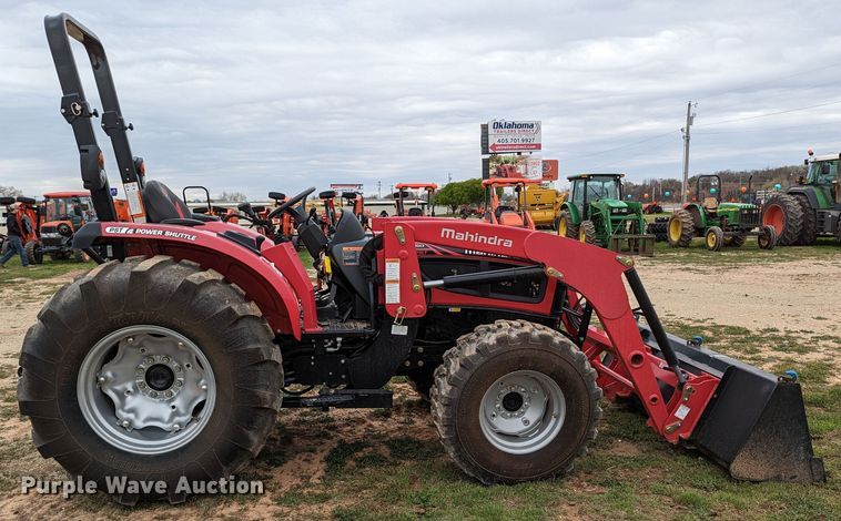 image for item LF9763 2020 Mahindra 3650  MFWD tractor