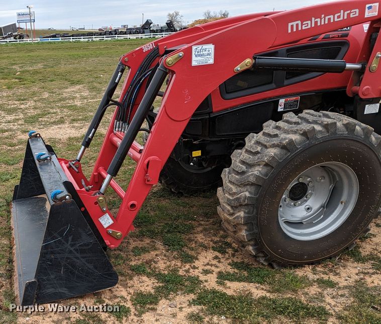 image for item LF9763 2020 Mahindra 3650  MFWD tractor