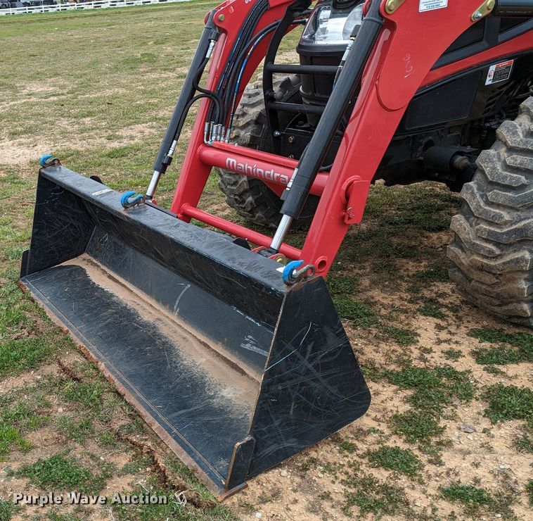 image for item LF9763 2020 Mahindra 3650  MFWD tractor