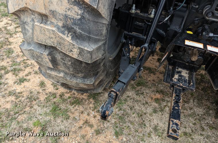 image for item LF9763 2020 Mahindra 3650  MFWD tractor