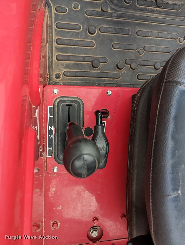 image for item LF9763 2020 Mahindra 3650  MFWD tractor