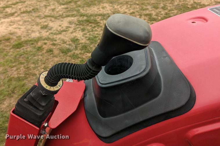 image for item LF9763 2020 Mahindra 3650  MFWD tractor