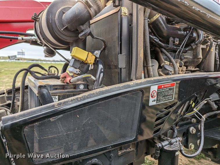 image for item LF9763 2020 Mahindra 3650  MFWD tractor