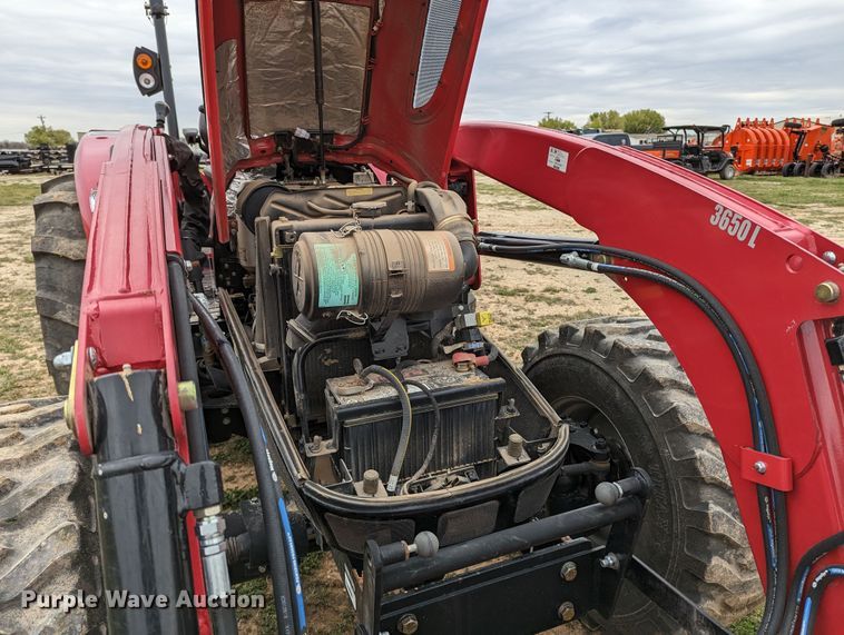 image for item LF9763 2020 Mahindra 3650  MFWD tractor