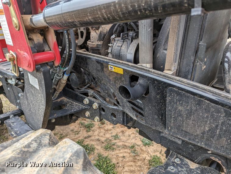 image for item LF9763 2020 Mahindra 3650  MFWD tractor