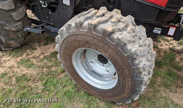 image for item LF9763 2020 Mahindra 3650  MFWD tractor