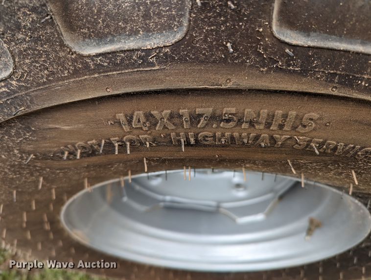 image for item LF9763 2020 Mahindra 3650  MFWD tractor