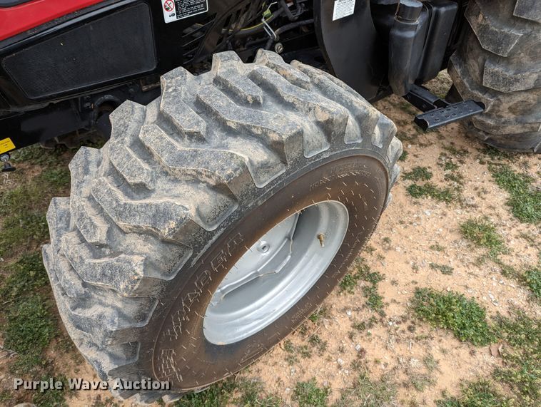 image for item LF9763 2020 Mahindra 3650  MFWD tractor