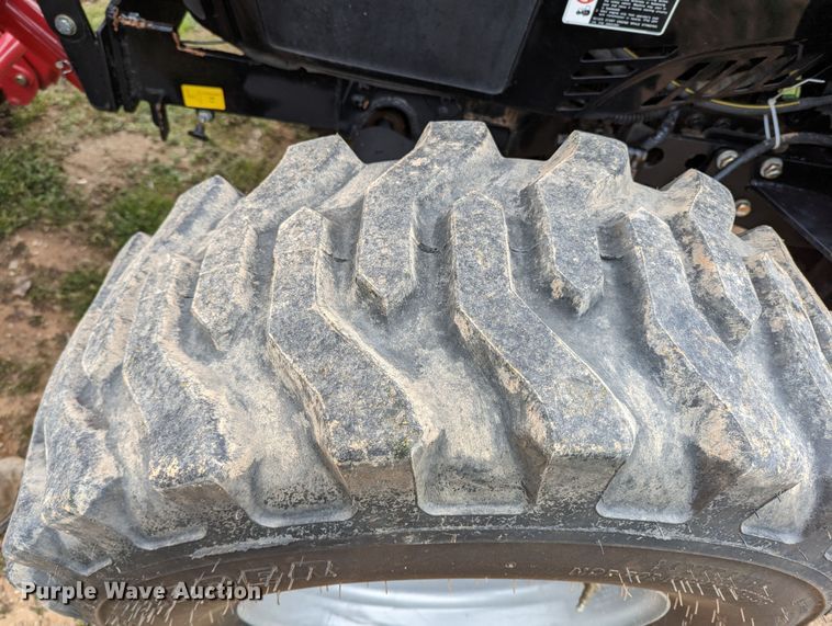 image for item LF9763 2020 Mahindra 3650  MFWD tractor