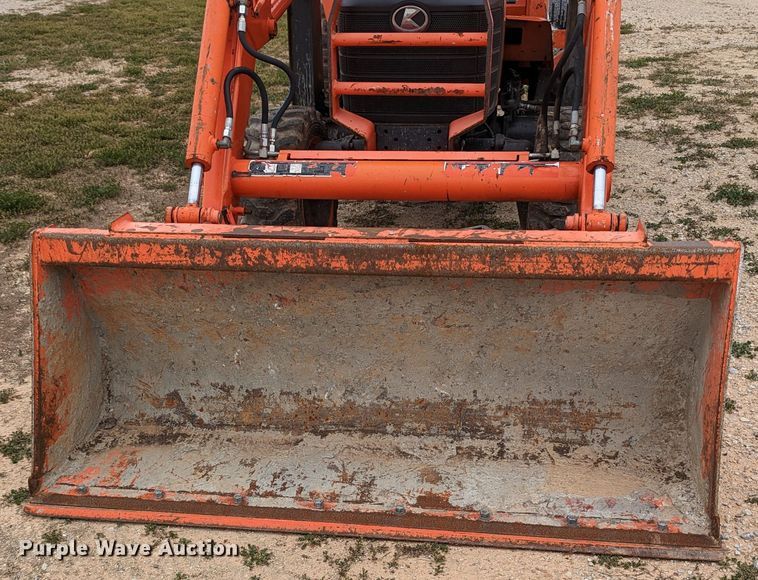 image for item LF9765 2007 Kubota B26  backhoe