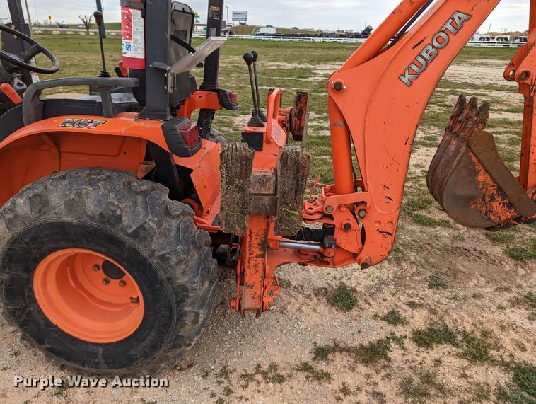 image for item LF9765 2007 Kubota B26  backhoe