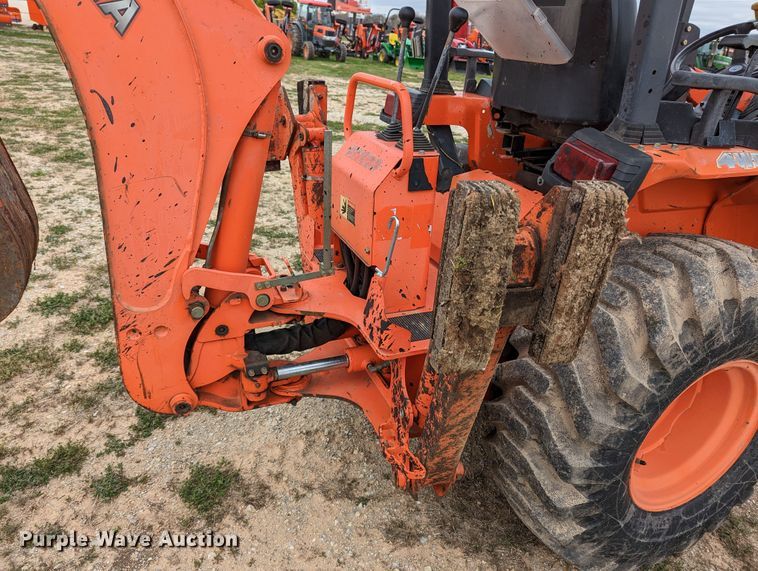 image for item LF9765 2007 Kubota B26  backhoe