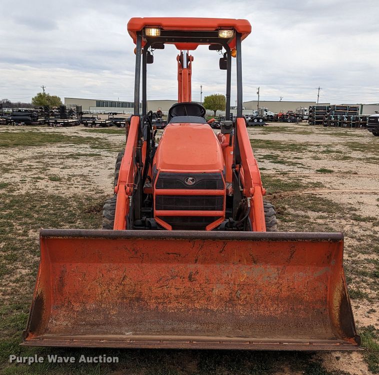 image for item LF9766 2005 Kubota L39TLB  backhoe