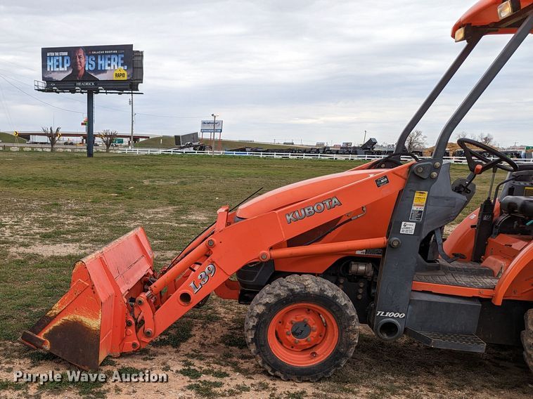 image for item LF9766 2005 Kubota L39TLB  backhoe