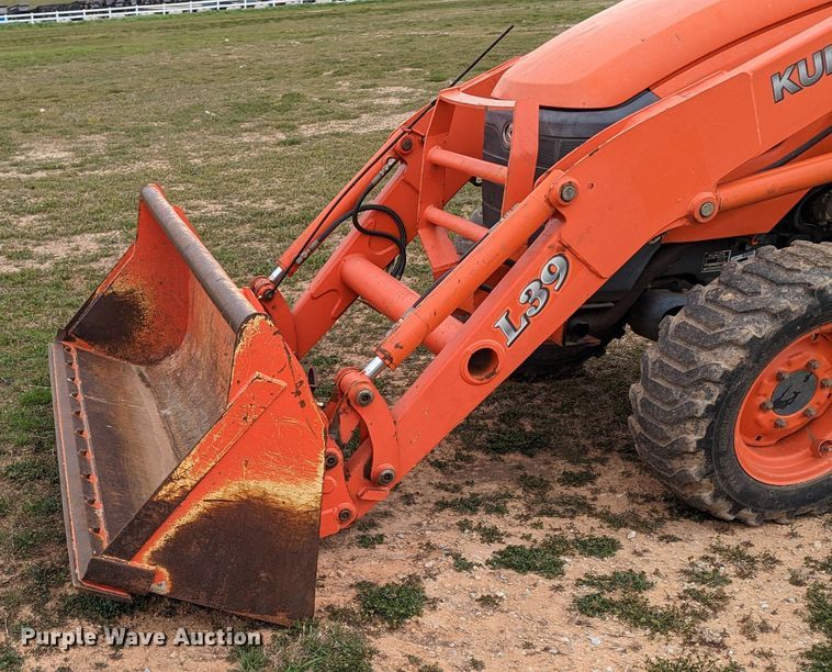 image for item LF9766 2005 Kubota L39TLB  backhoe