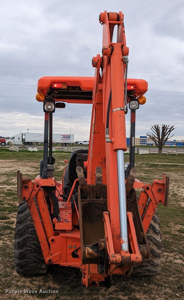 image for item LF9766 2005 Kubota L39TLB  backhoe