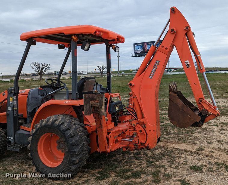 image for item LF9766 2005 Kubota L39TLB  backhoe