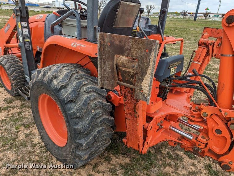 image for item LF9766 2005 Kubota L39TLB  backhoe