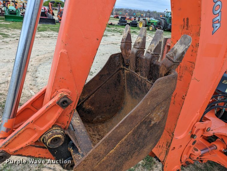 image for item LF9766 2005 Kubota L39TLB  backhoe