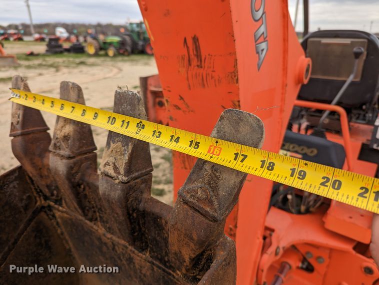 image for item LF9766 2005 Kubota L39TLB  backhoe