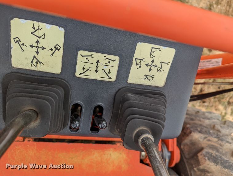 image for item LF9766 2005 Kubota L39TLB  backhoe