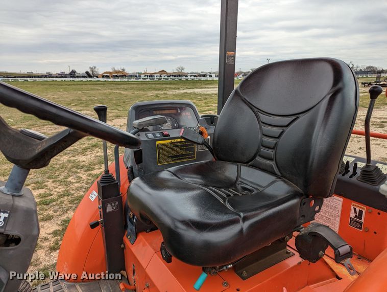 image for item LF9766 2005 Kubota L39TLB  backhoe