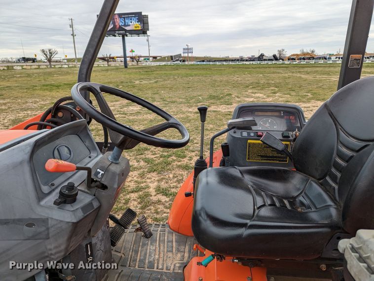 image for item LF9766 2005 Kubota L39TLB  backhoe