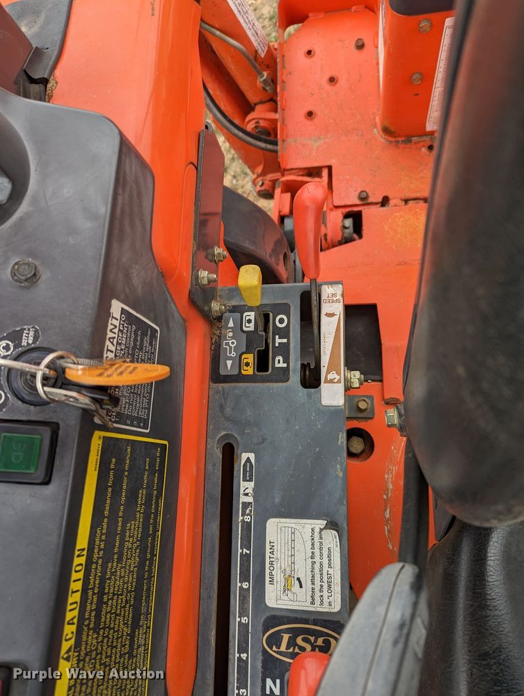 image for item LF9766 2005 Kubota L39TLB  backhoe