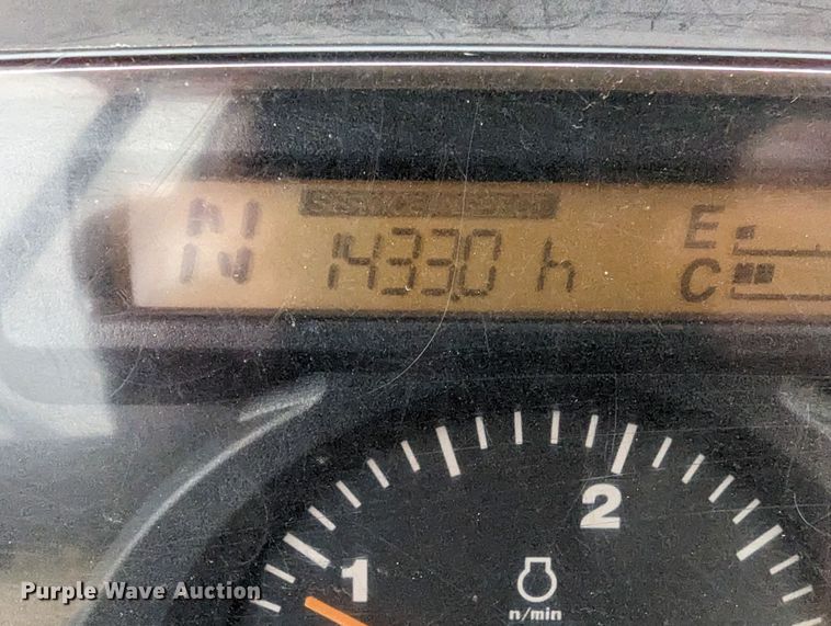 image for item LF9766 2005 Kubota L39TLB  backhoe