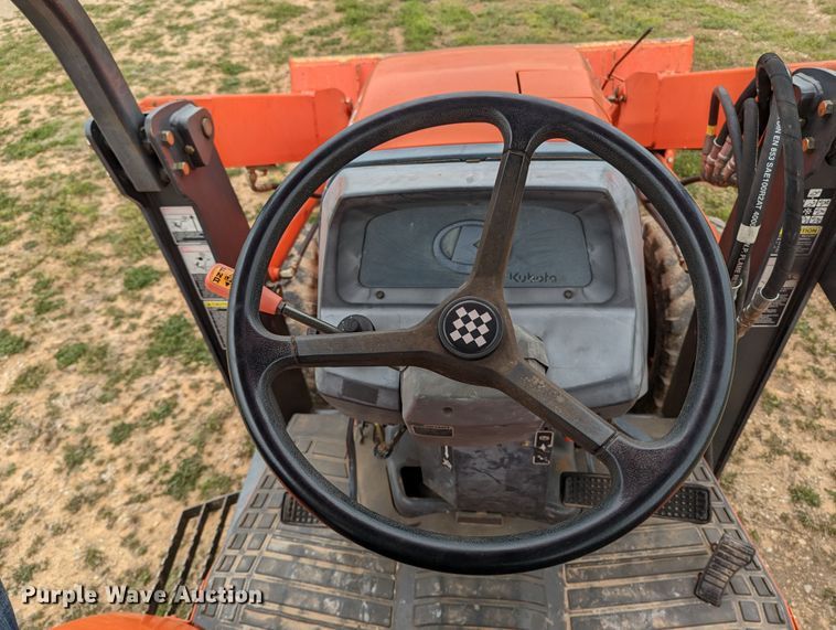 image for item LF9766 2005 Kubota L39TLB  backhoe