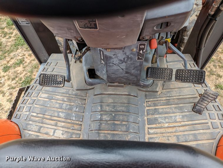 image for item LF9766 2005 Kubota L39TLB  backhoe