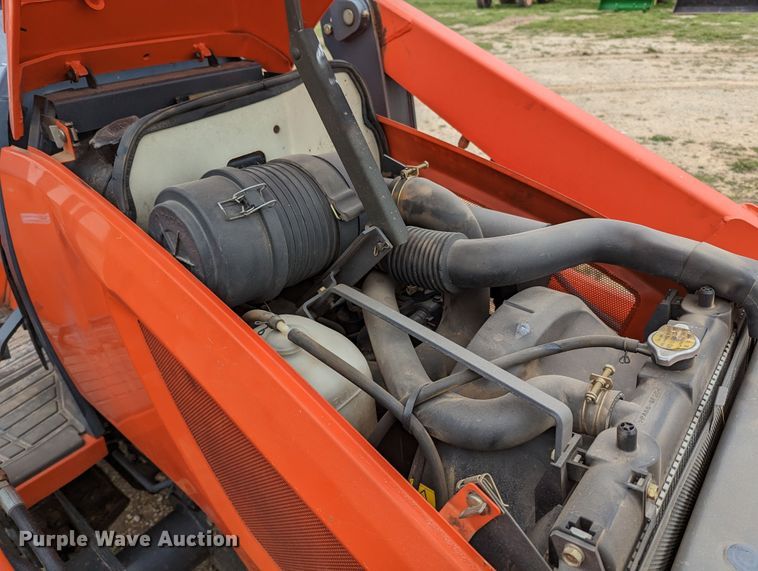 image for item LF9766 2005 Kubota L39TLB  backhoe