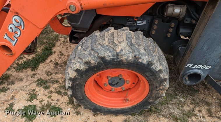 image for item LF9766 2005 Kubota L39TLB  backhoe