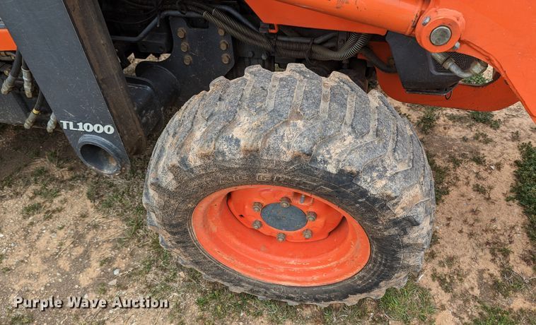 image for item LF9766 2005 Kubota L39TLB  backhoe