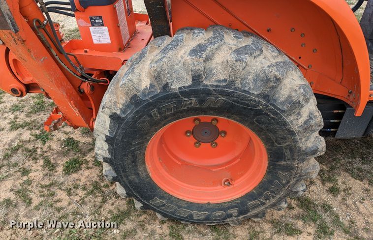 image for item LF9766 2005 Kubota L39TLB  backhoe
