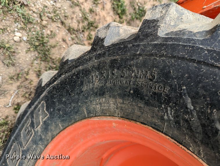 image for item LF9766 2005 Kubota L39TLB  backhoe