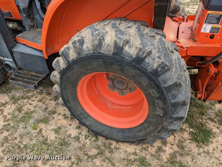 image for item LF9766 2005 Kubota L39TLB  backhoe