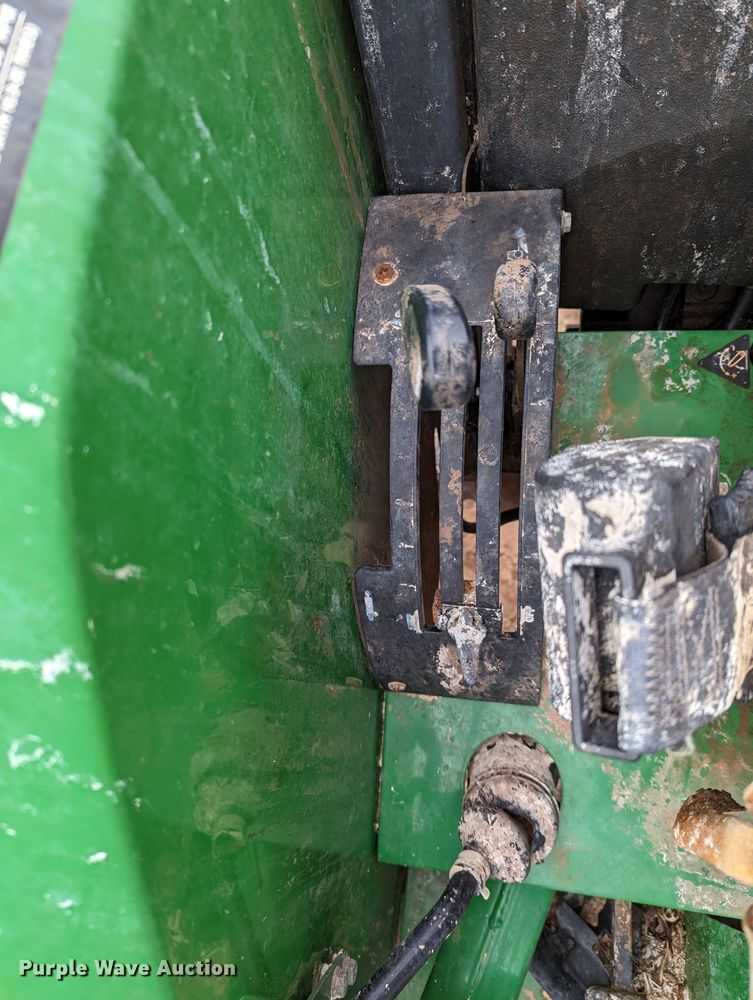 image for item LF9768 2001 John Deere 5210  tractor