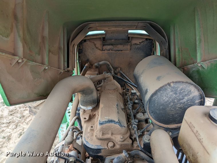 image for item LF9768 2001 John Deere 5210  tractor