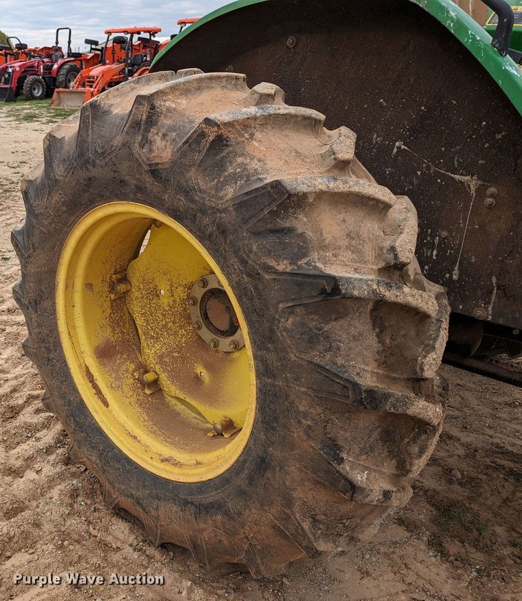 image for item LF9768 2001 John Deere 5210  tractor