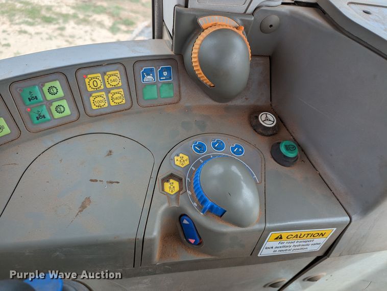 image for item LF9769 2010 Fendt 818  MFWD tractor