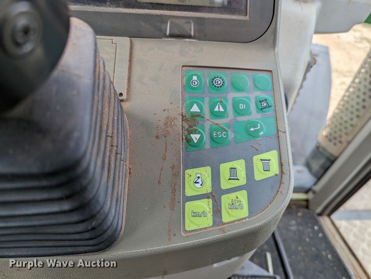 image for item LF9769 2010 Fendt 818  MFWD tractor