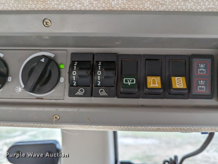 image for item LF9769 2010 Fendt 818  MFWD tractor