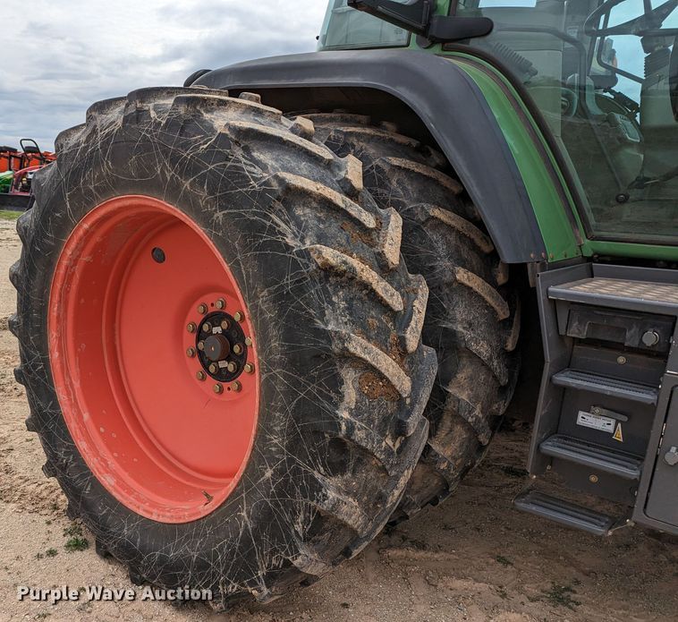image for item LF9769 2010 Fendt 818  MFWD tractor