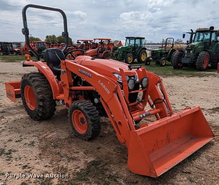 image for item LF9771 2019 Kubota L3301D  tractor