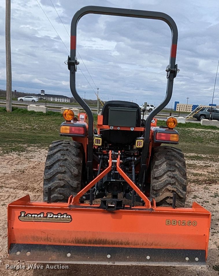 image for item LF9771 2019 Kubota L3301D  tractor